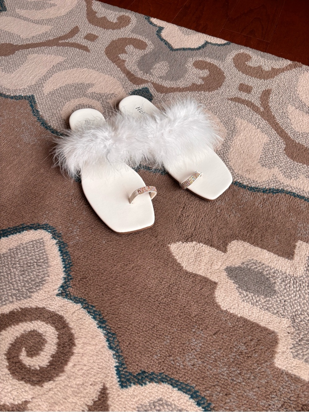 White Feather Toe-Ring Slide Slippers